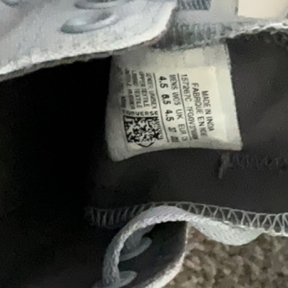 Converse - Picture 4 of 4